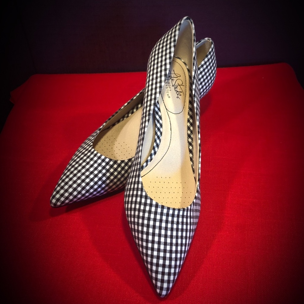 NWOT,Life Stride, Black&White Gingham,Kitten Heels